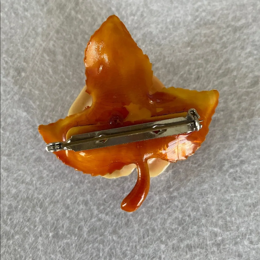 VINTAGE 1950s CARVED CELLULOID ROSE BROOCH Creamy Ivory & Amber Floral Pin